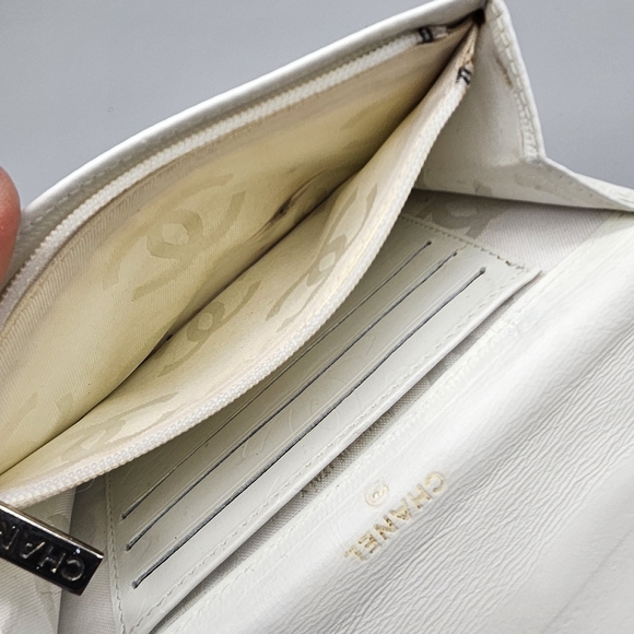 💮CHANEL Cambon White Wallet 💮 - Picture 14 of 17